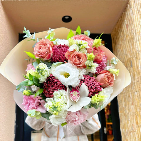 Vintage Charm Cappucino Rose Bouquet